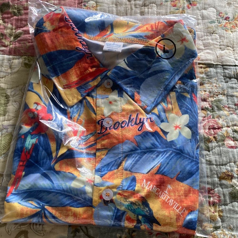 Brooklyn Cyclones Margaritaville Tropical Print Shirt- short sleeve large.